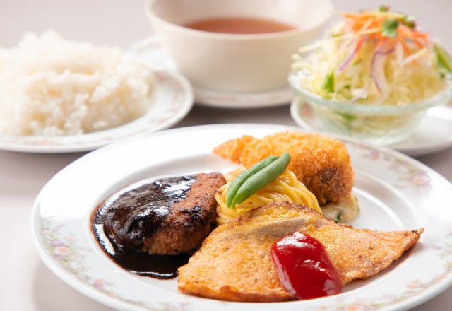 バラエティランチハンバーグ・海老コロッケ・魚のピカタ